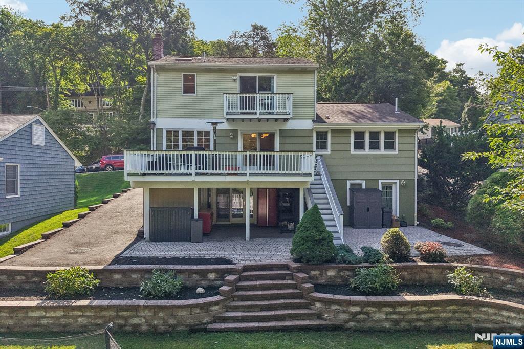 89 Minnehaha Boulevard
