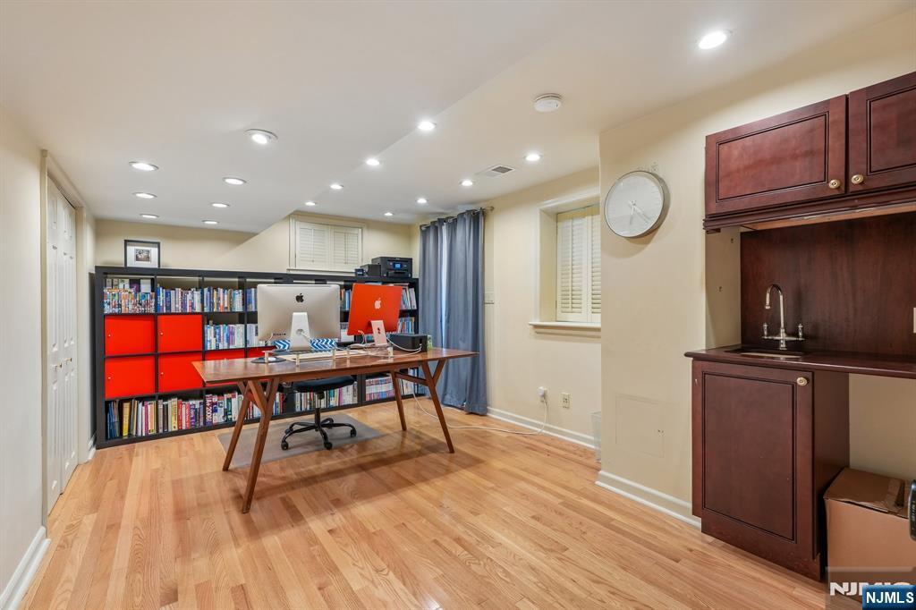 89 Minnehaha Boulevard