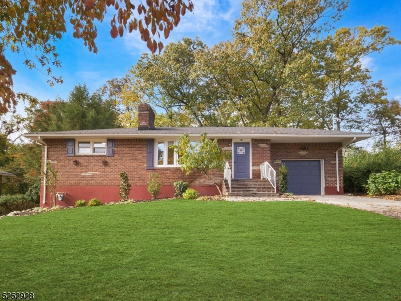 10 Hillcrest Dr