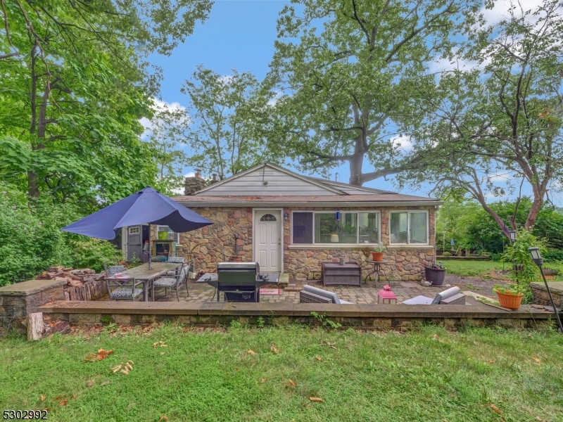 21 Sunrise Rd