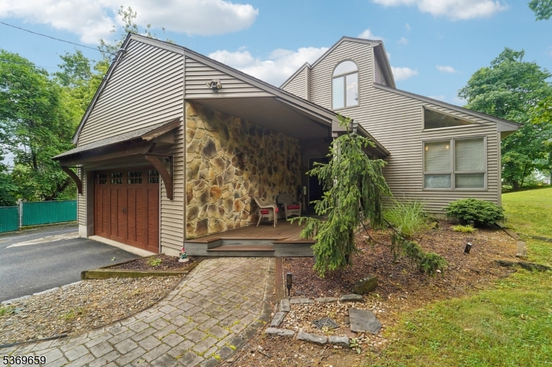 60 Toms Lake Rd