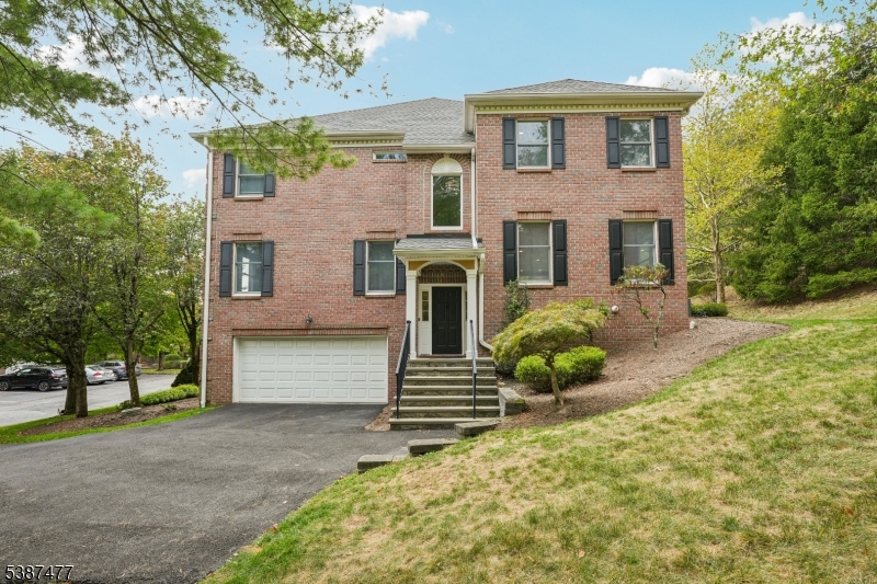 63 Spring Hill Cir