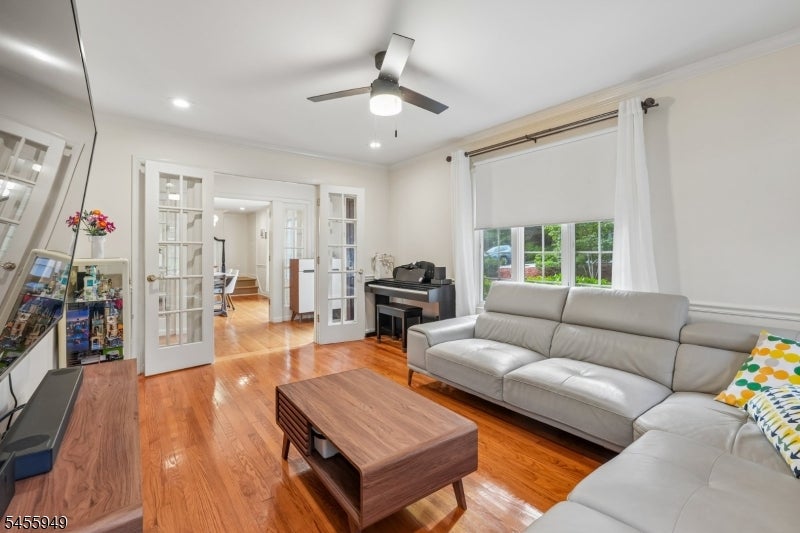 89 Minnehaha Blvd