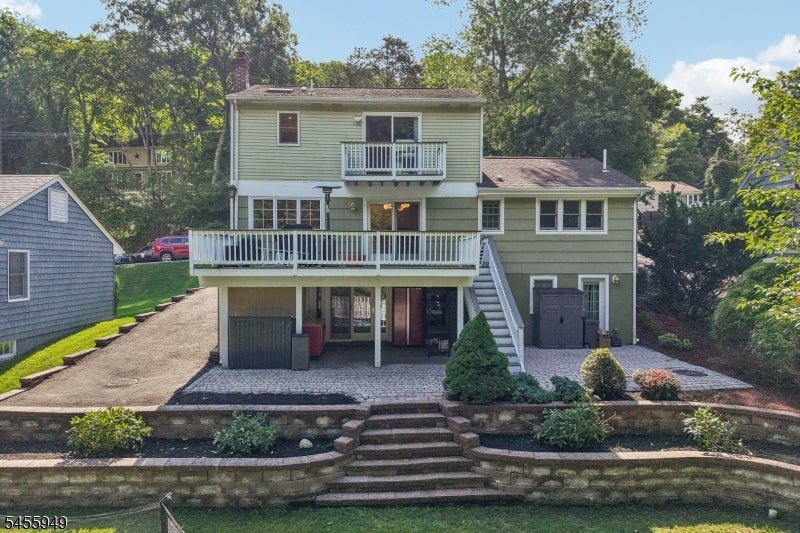 89 Minnehaha Blvd