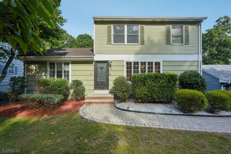 89 Minnehaha Blvd