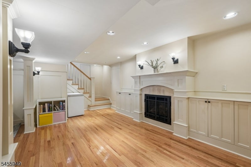 89 Minnehaha Blvd