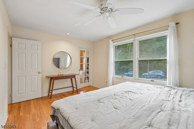 89 Minnehaha Blvd