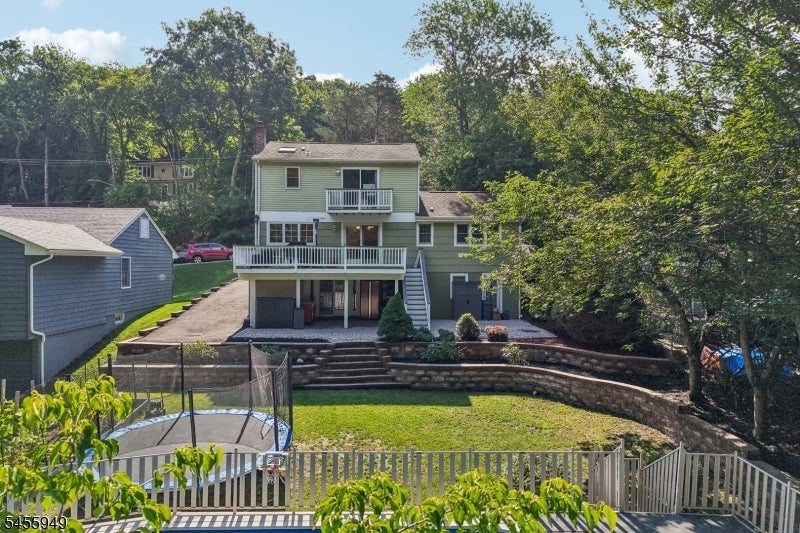 89 Minnehaha Blvd