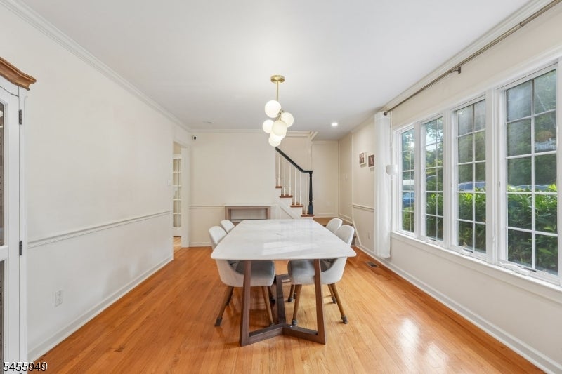 89 Minnehaha Blvd