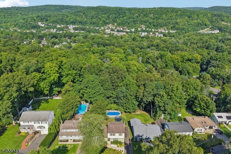89 Minnehaha Blvd