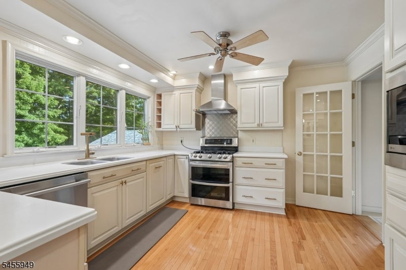 89 Minnehaha Blvd