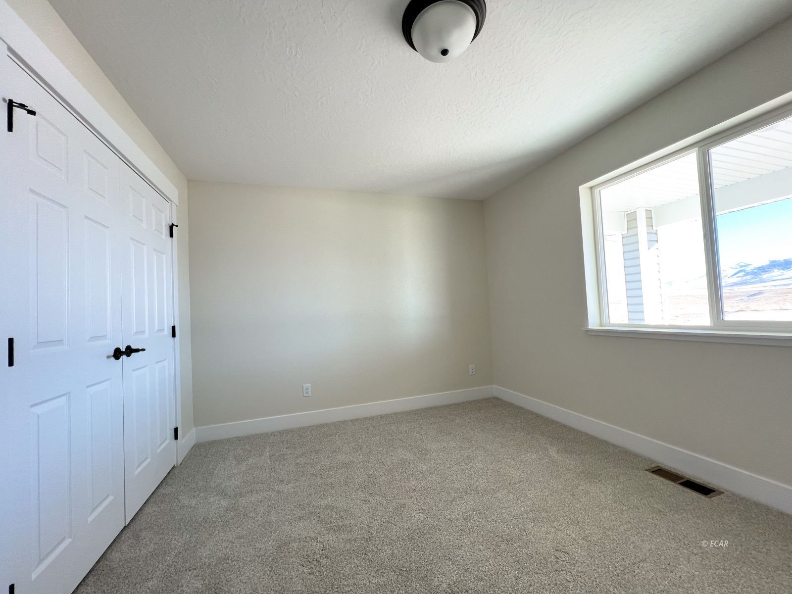 1498 Sun Valley Road