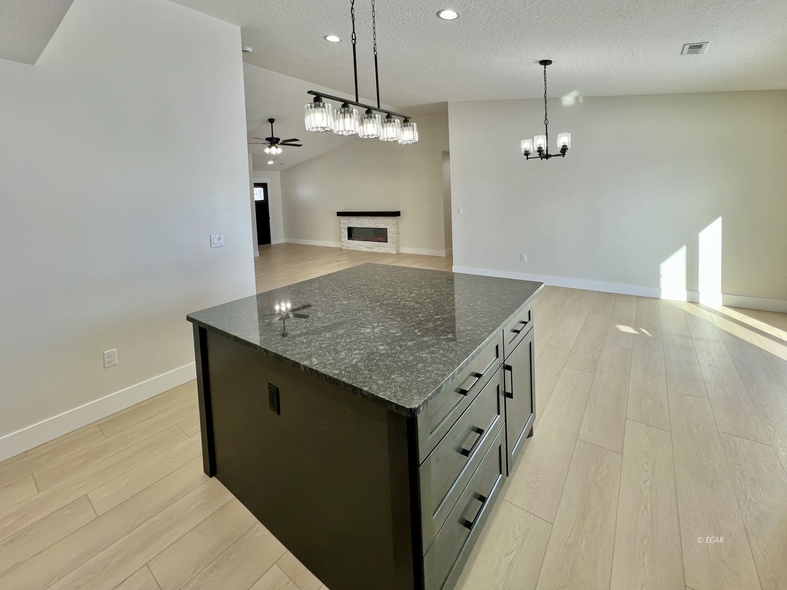 4434 York Boulevard 62
