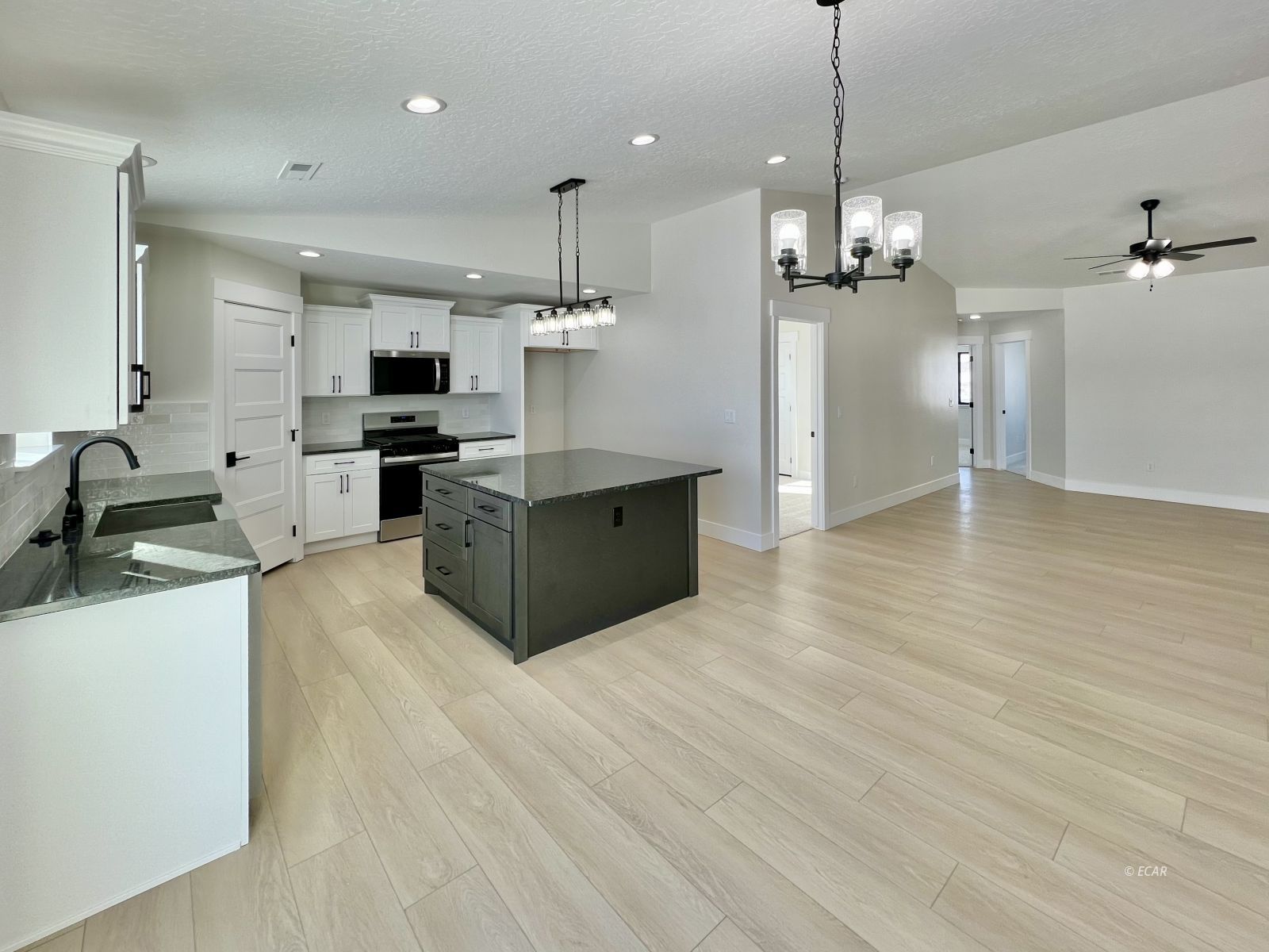 4434 York Boulevard 62
