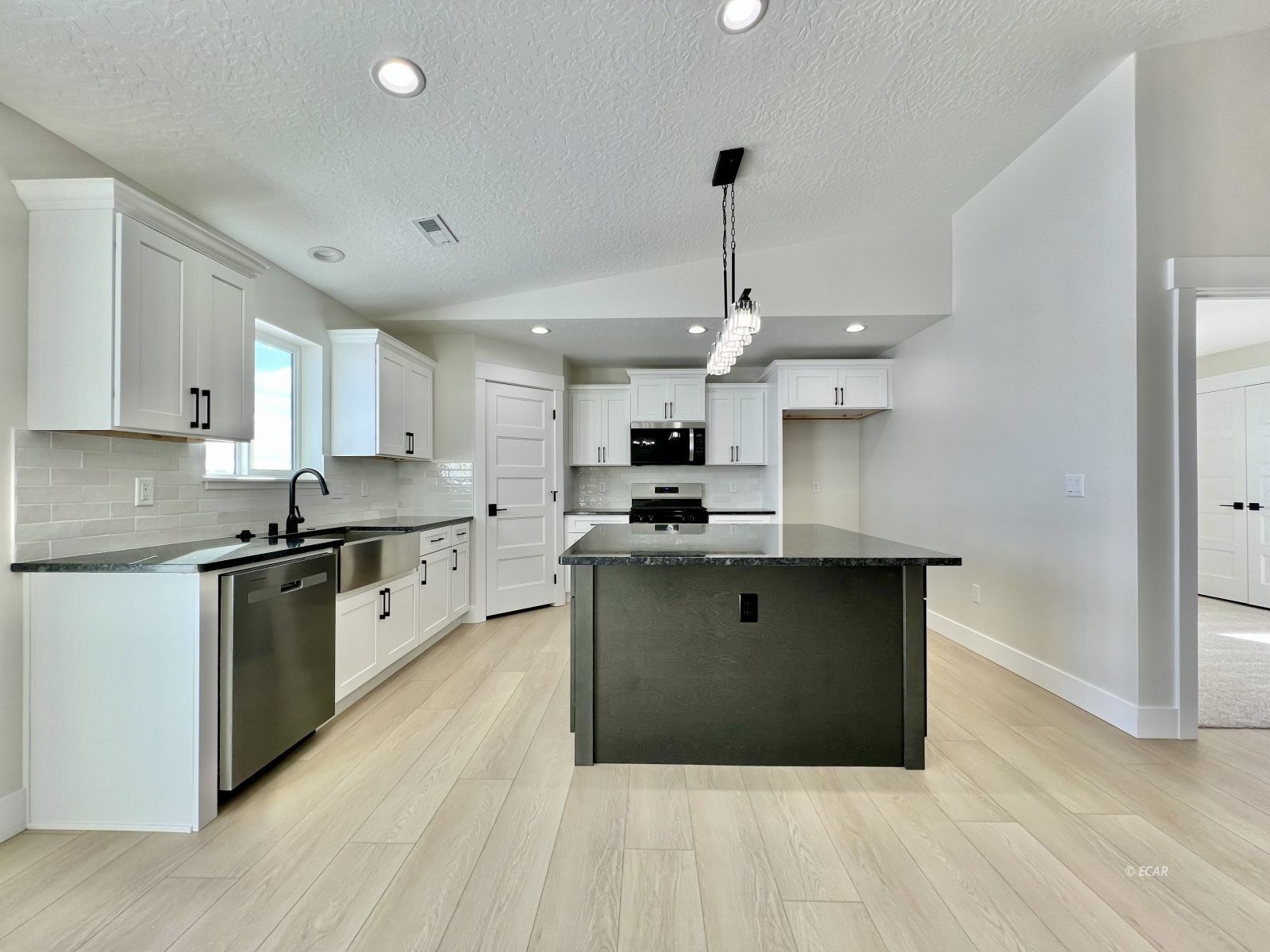 4434 York Boulevard 62