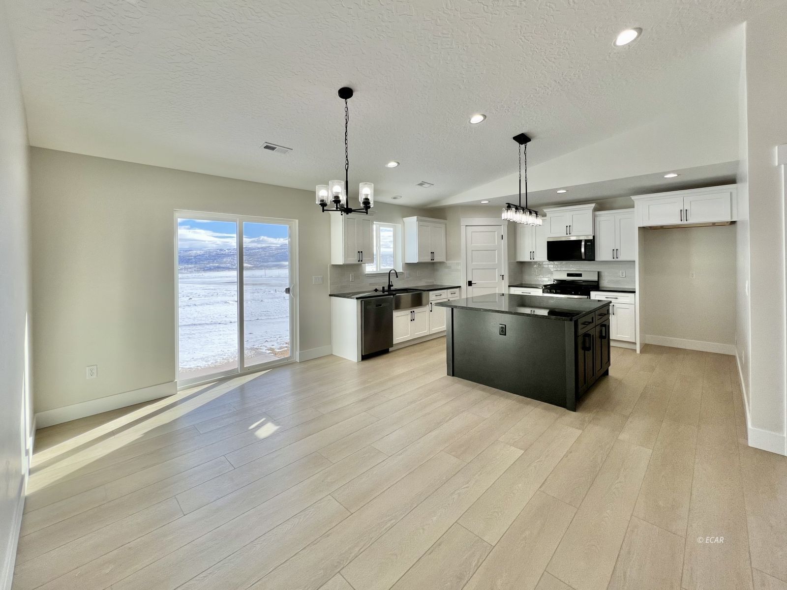 4434 York Boulevard 62