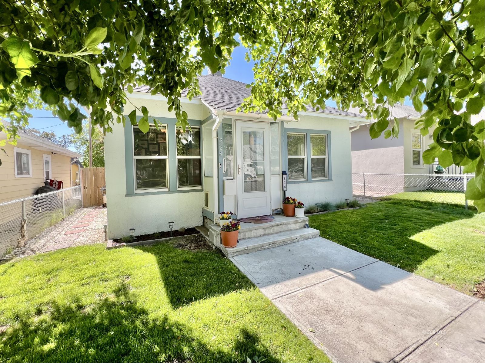 224 Oak Street