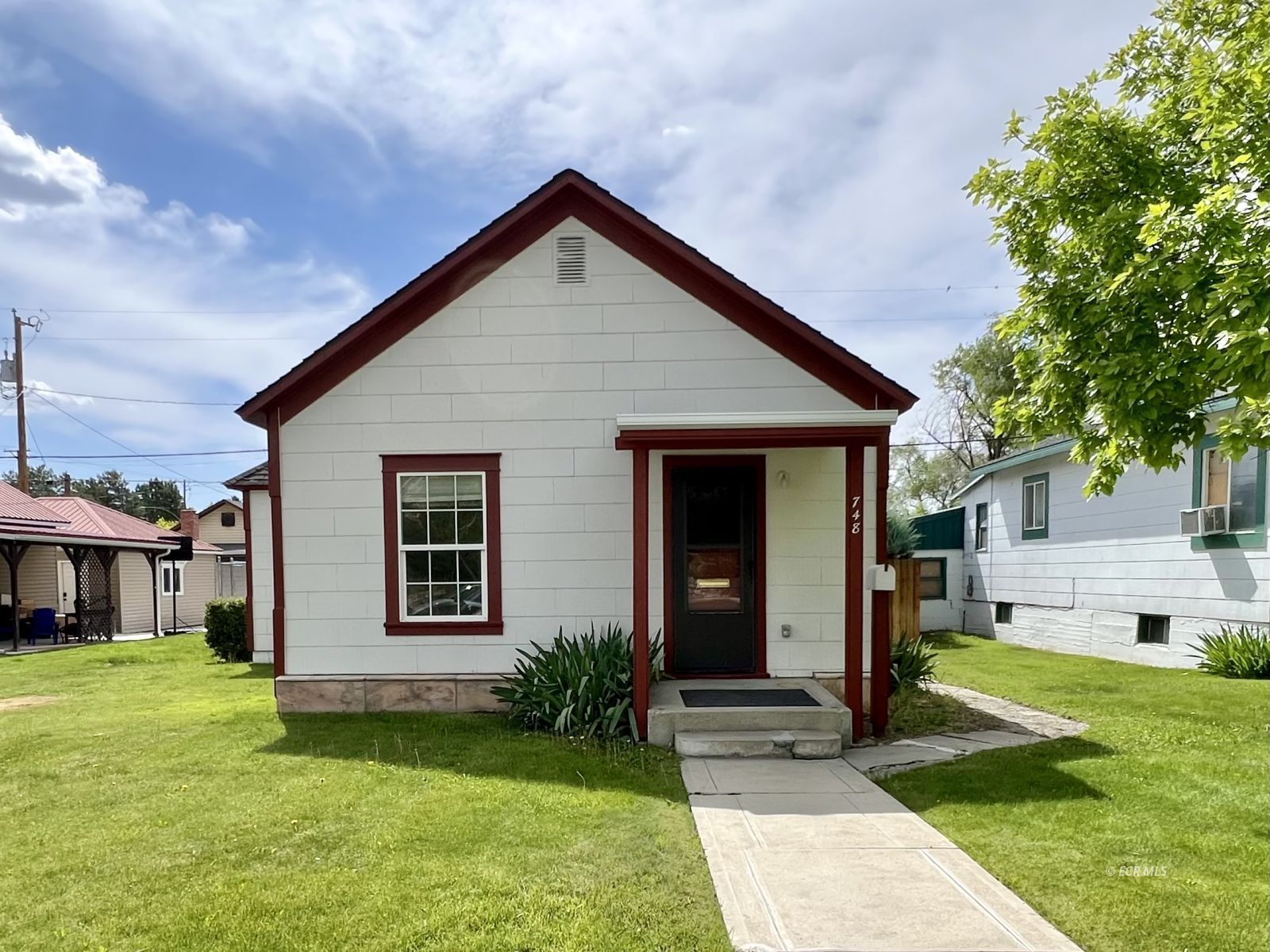 748 Juniper Street