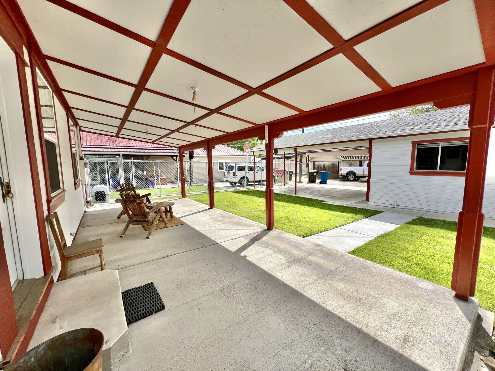 748 Juniper Street