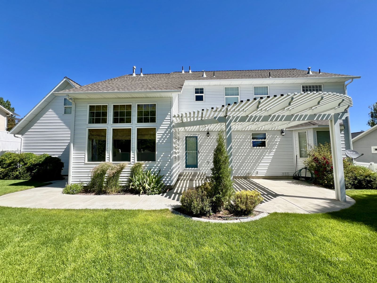 1813 Sequoia Drive