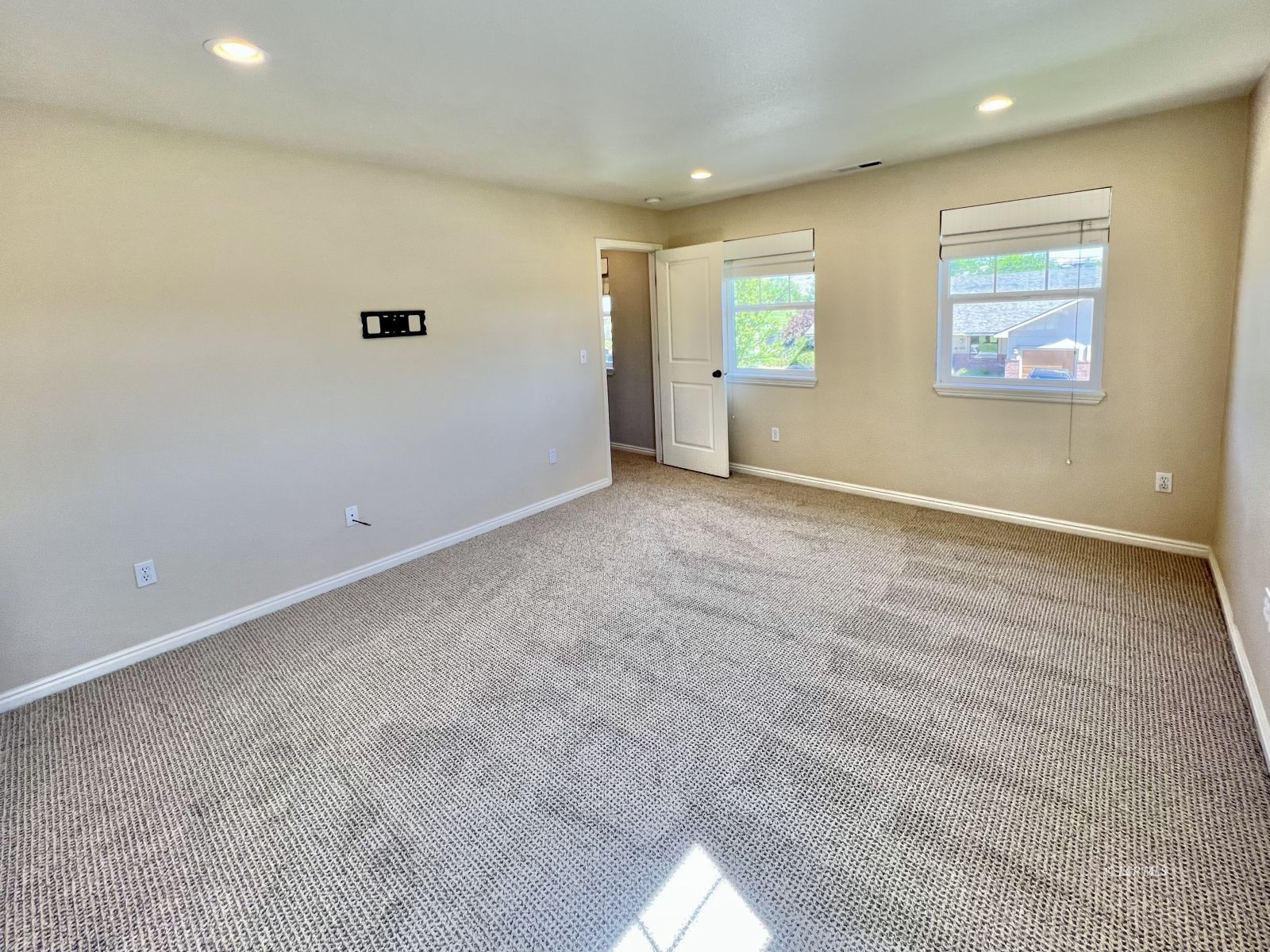 1813 Sequoia Drive
