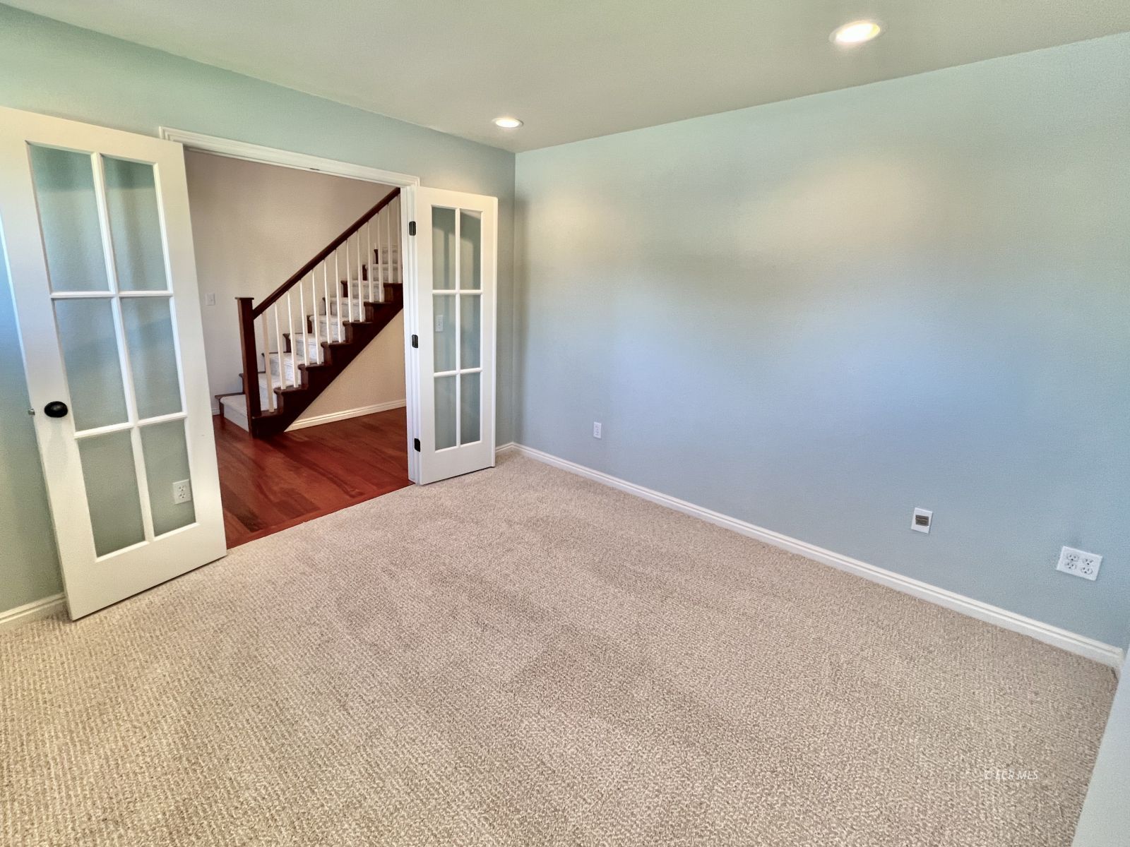 1813 Sequoia Drive