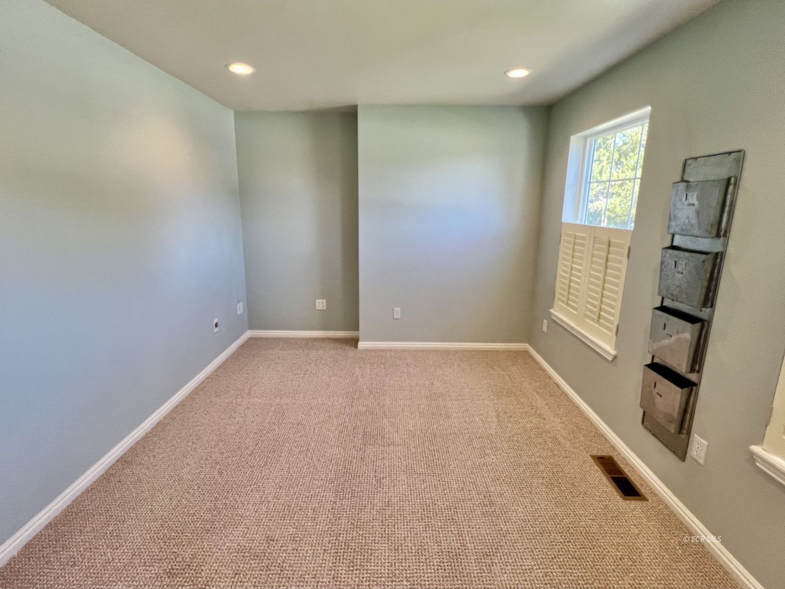 1813 Sequoia Drive