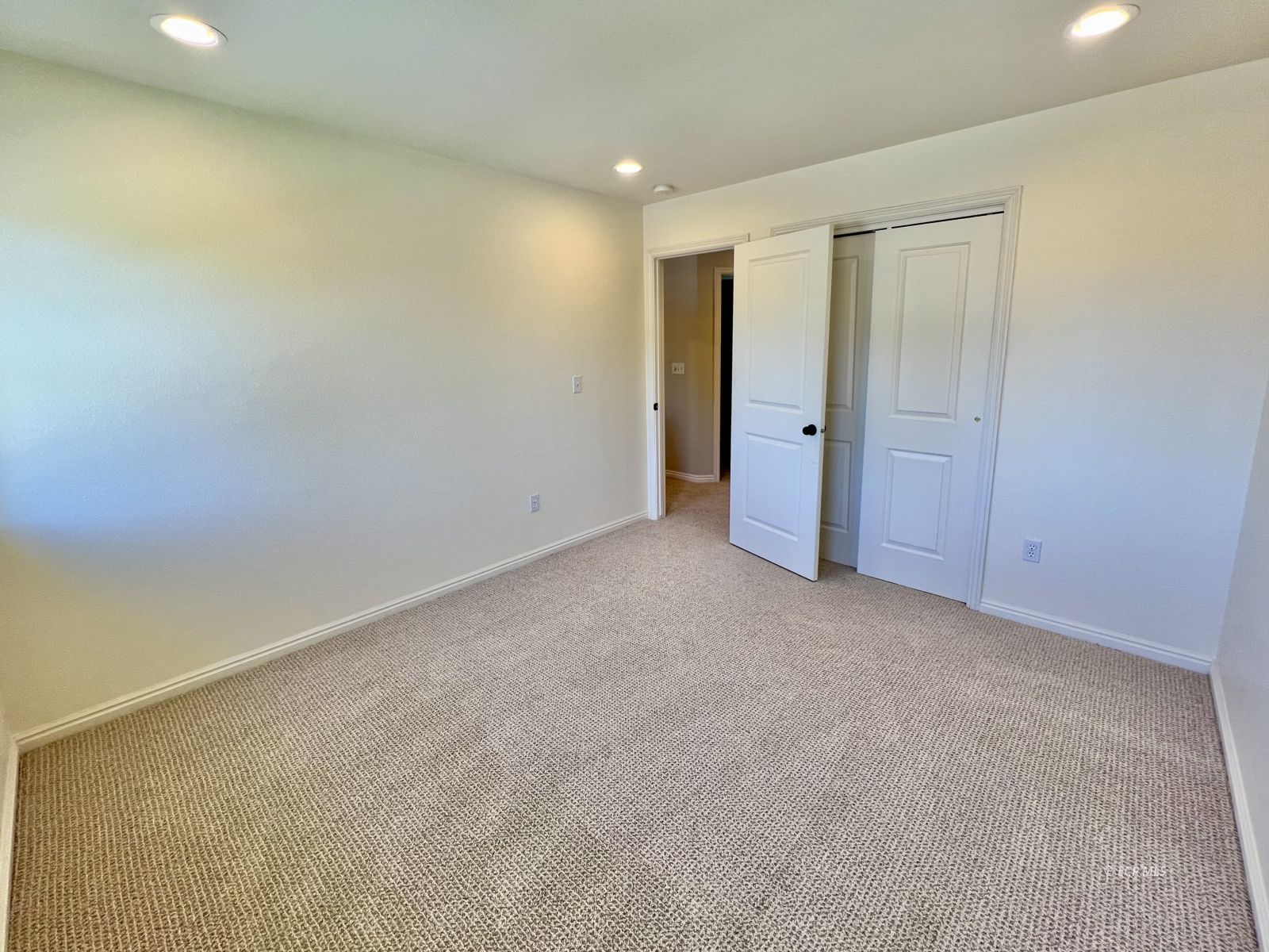 1813 Sequoia Drive