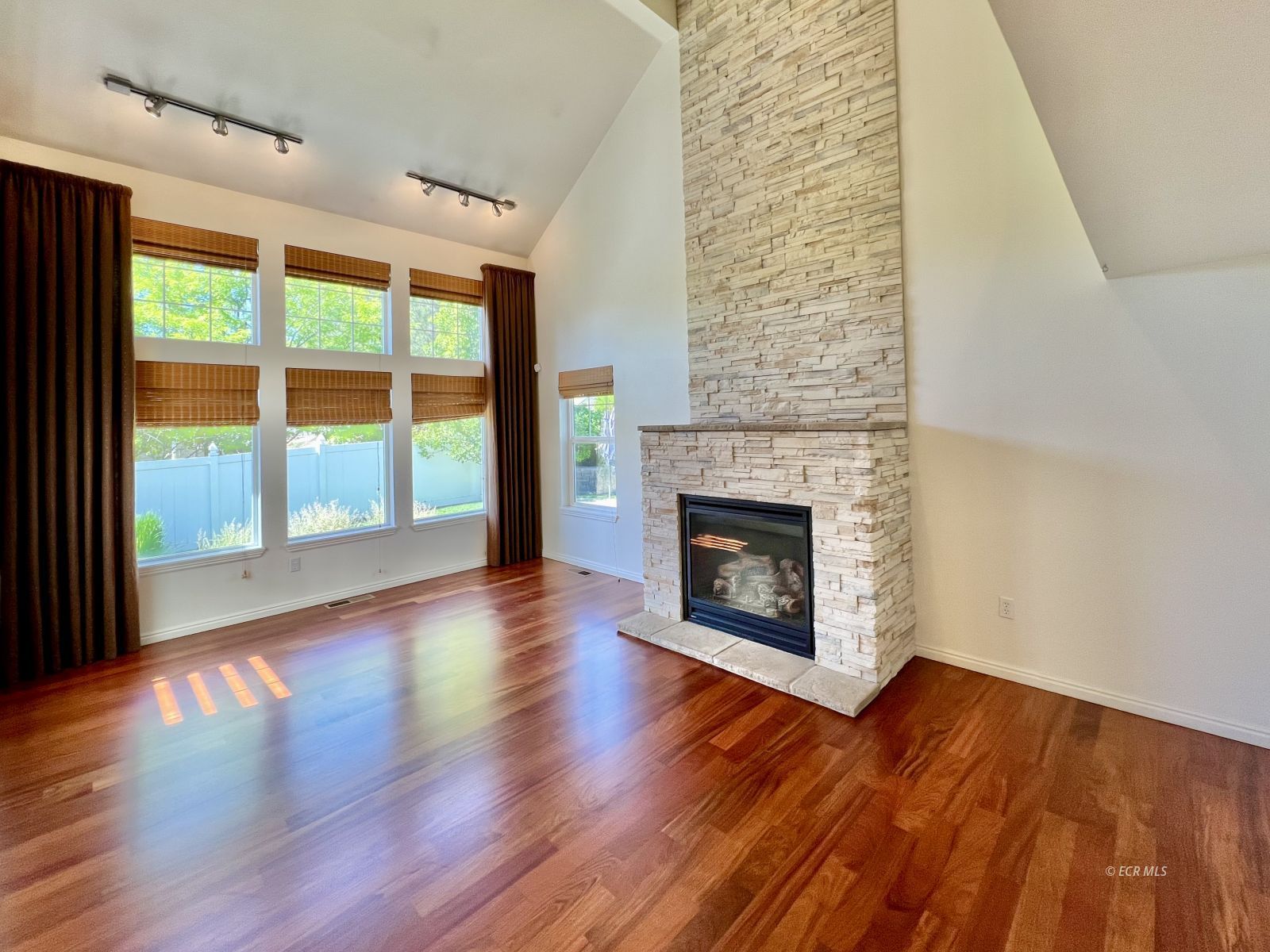 1813 Sequoia Drive