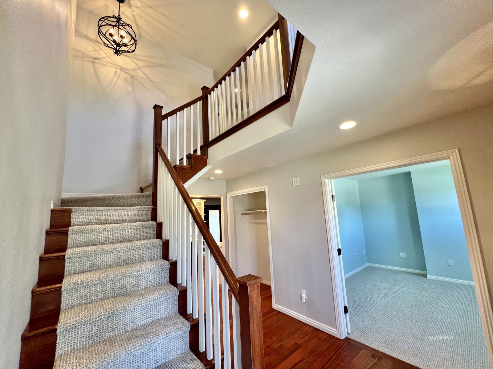 1813 Sequoia Drive