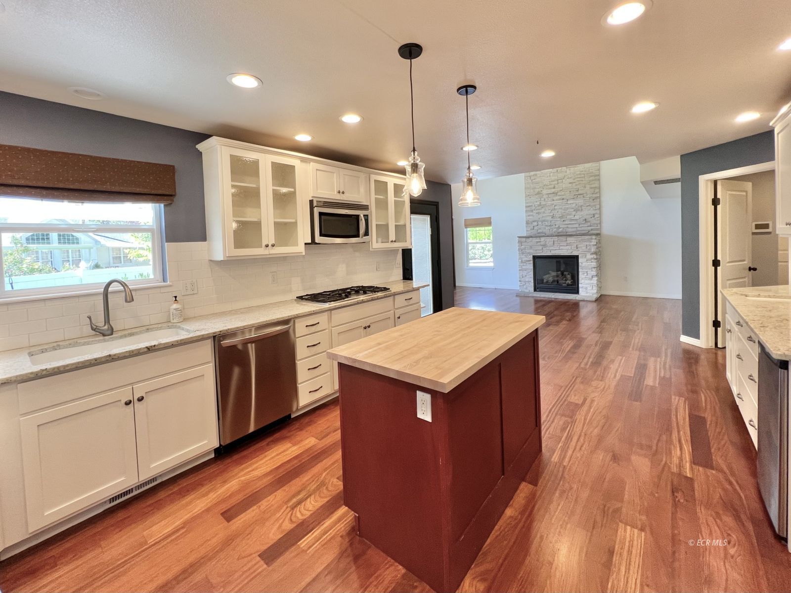 1813 Sequoia Drive