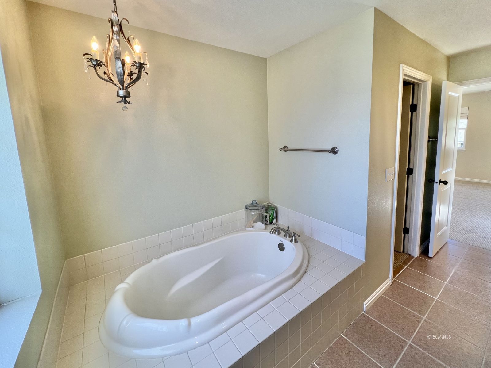 1813 Sequoia Drive