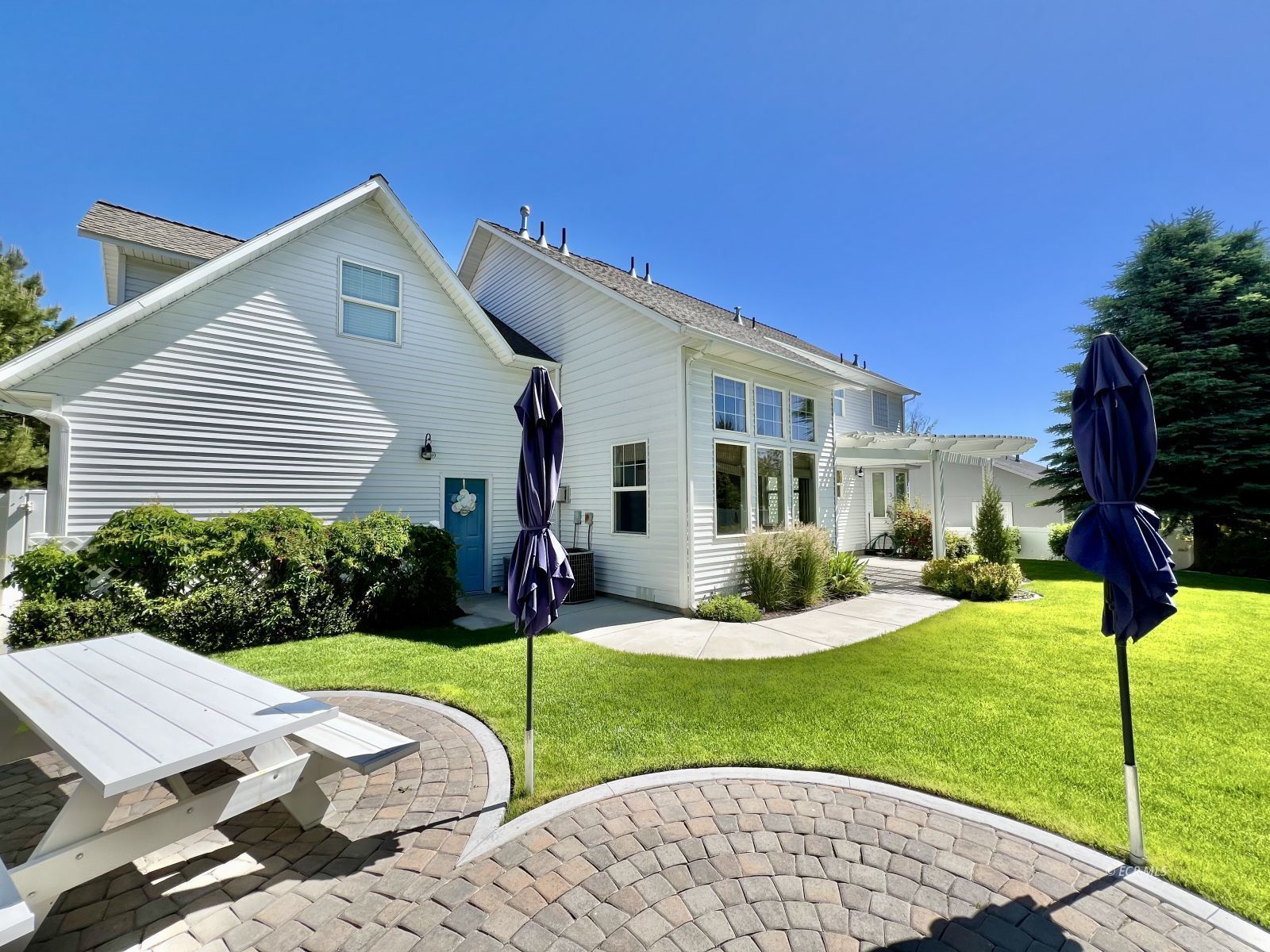 1813 Sequoia Drive
