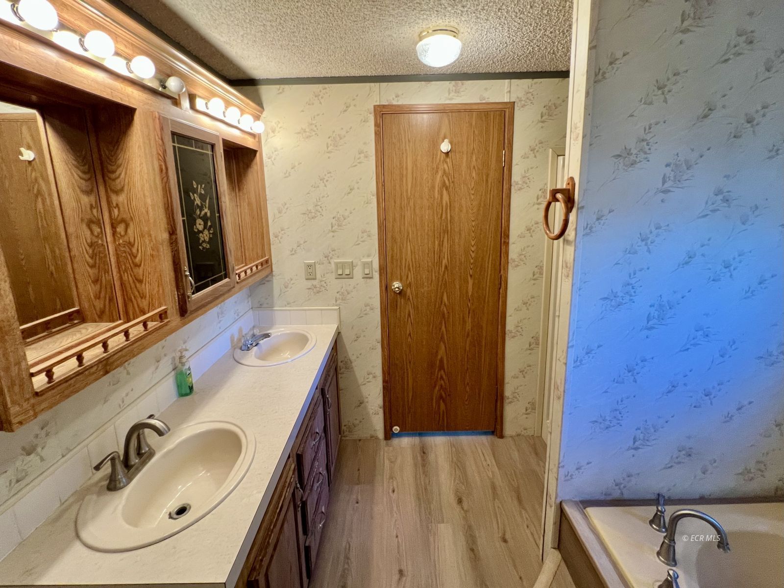 2833 Wrangler Circle
