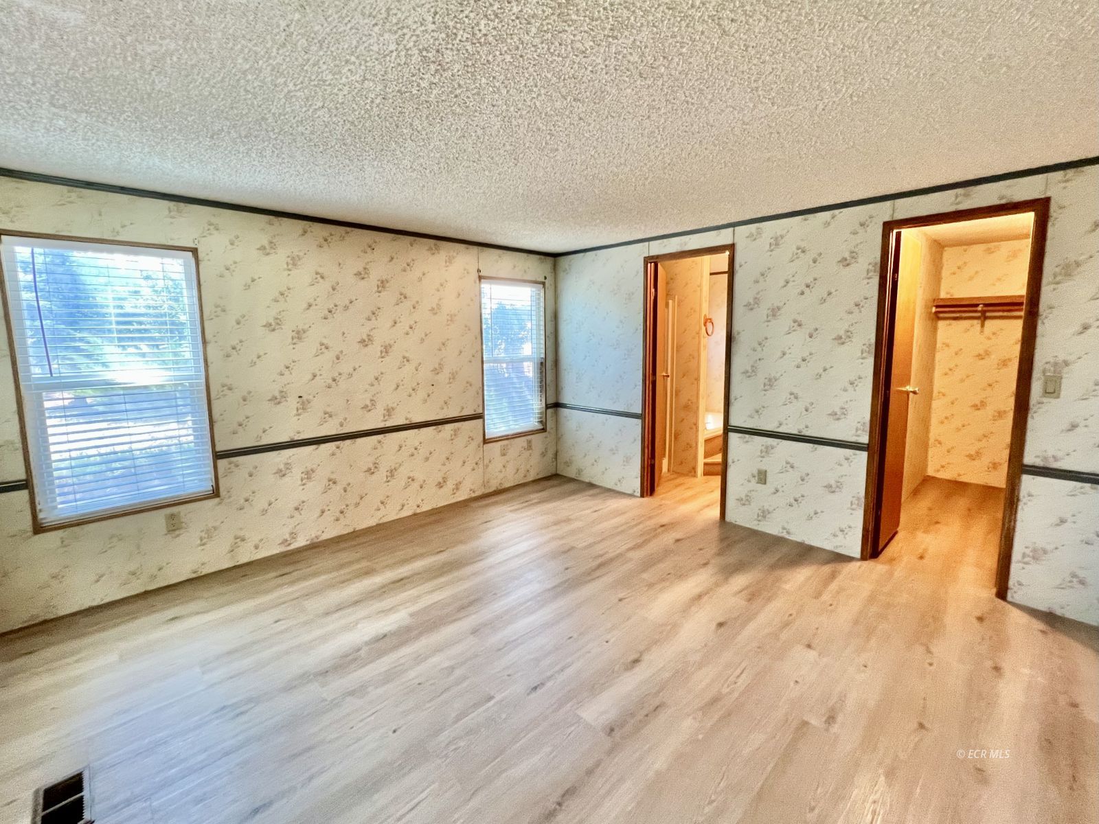 2833 Wrangler Circle