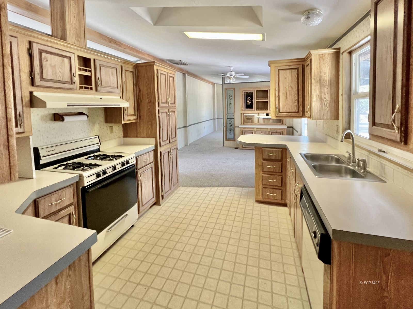 2833 Wrangler Circle