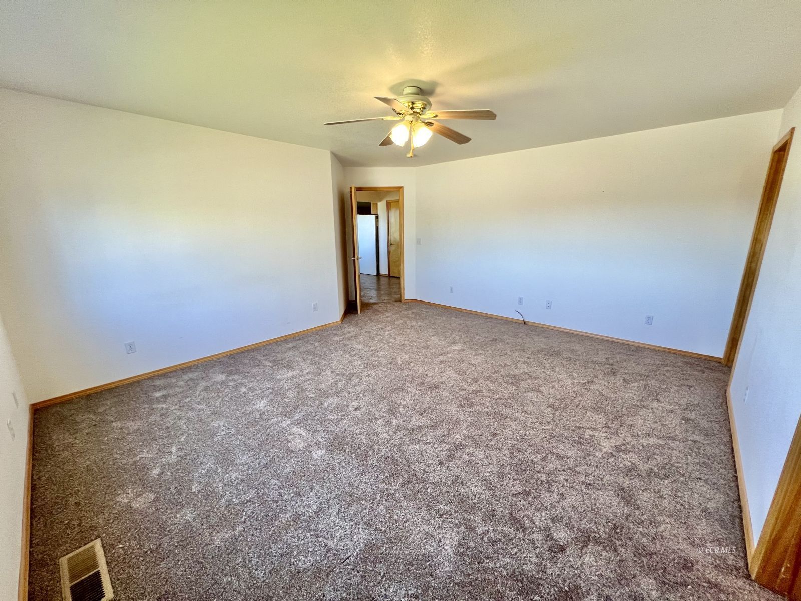 939 Palace Parkway