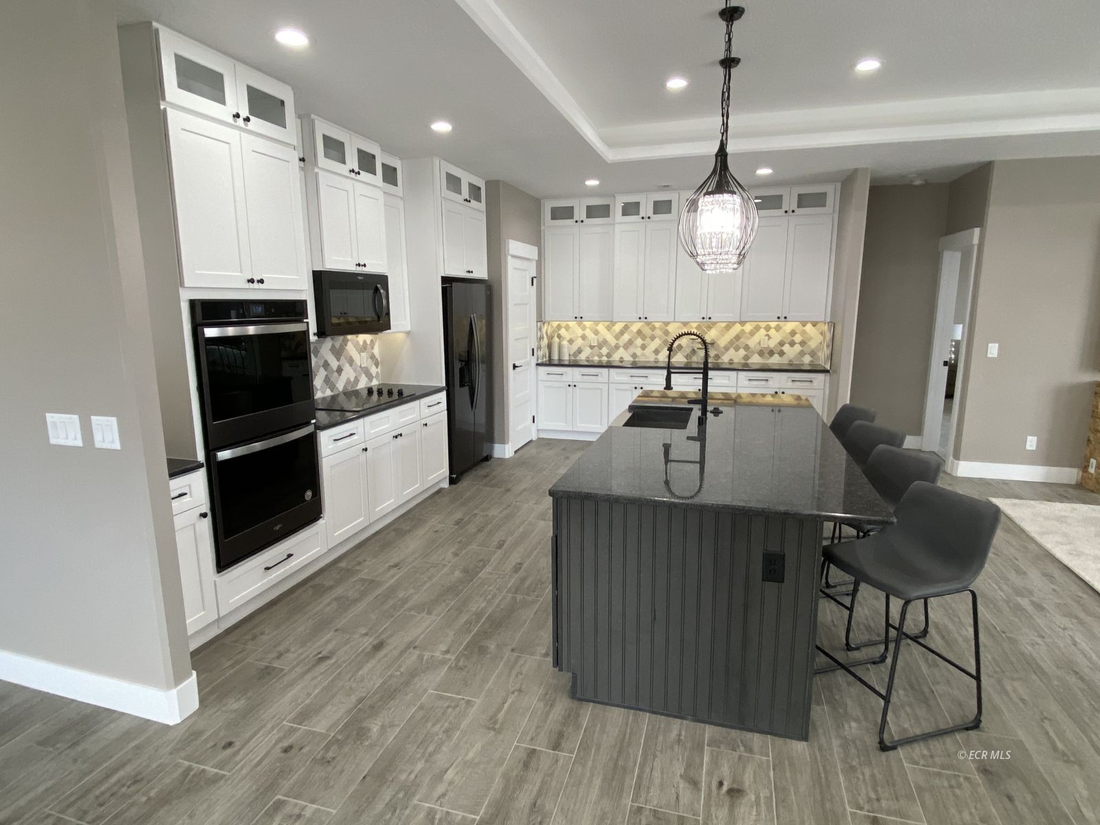 1933 Pheasant Drive