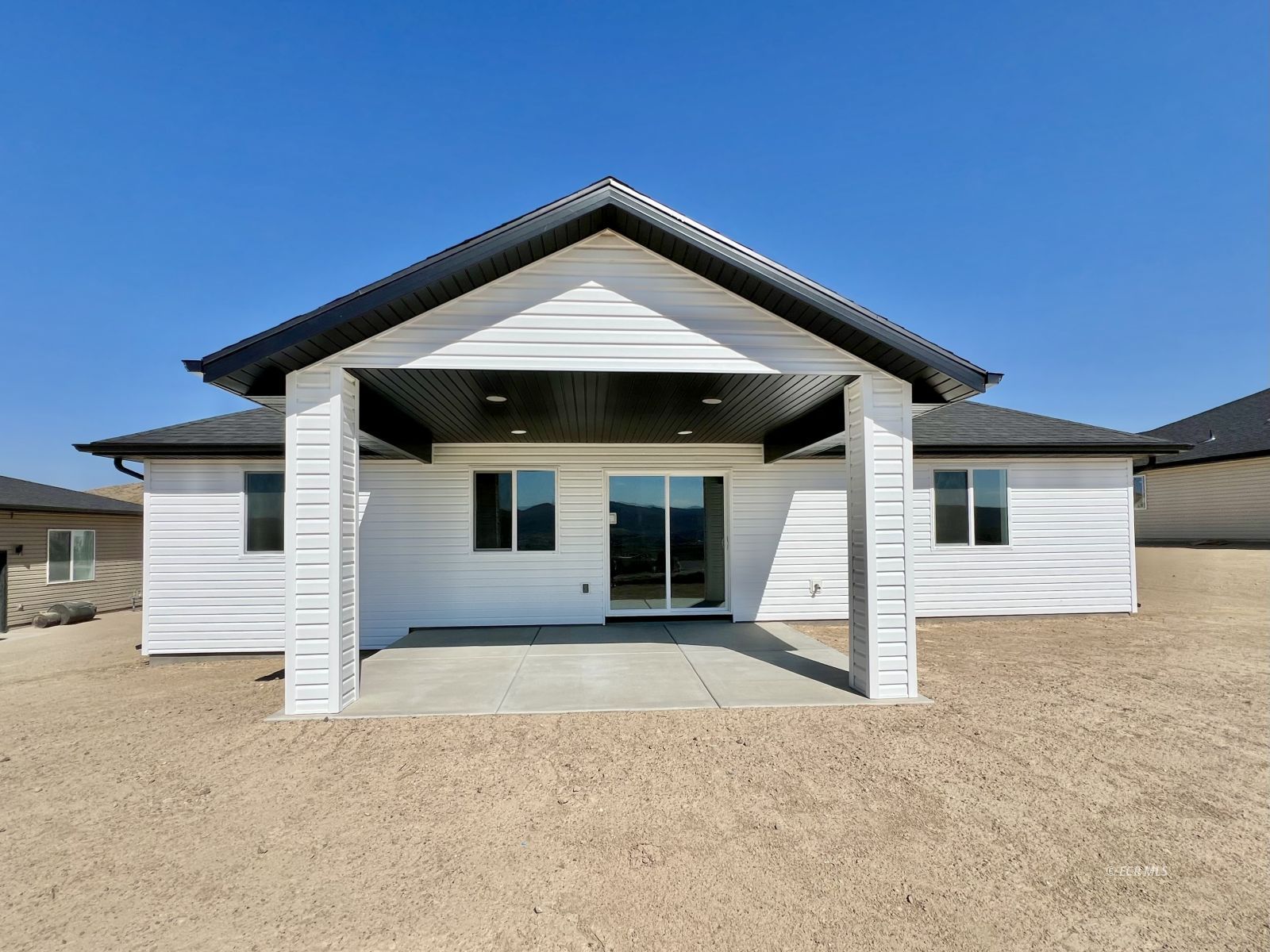 565 Blackstone Drive