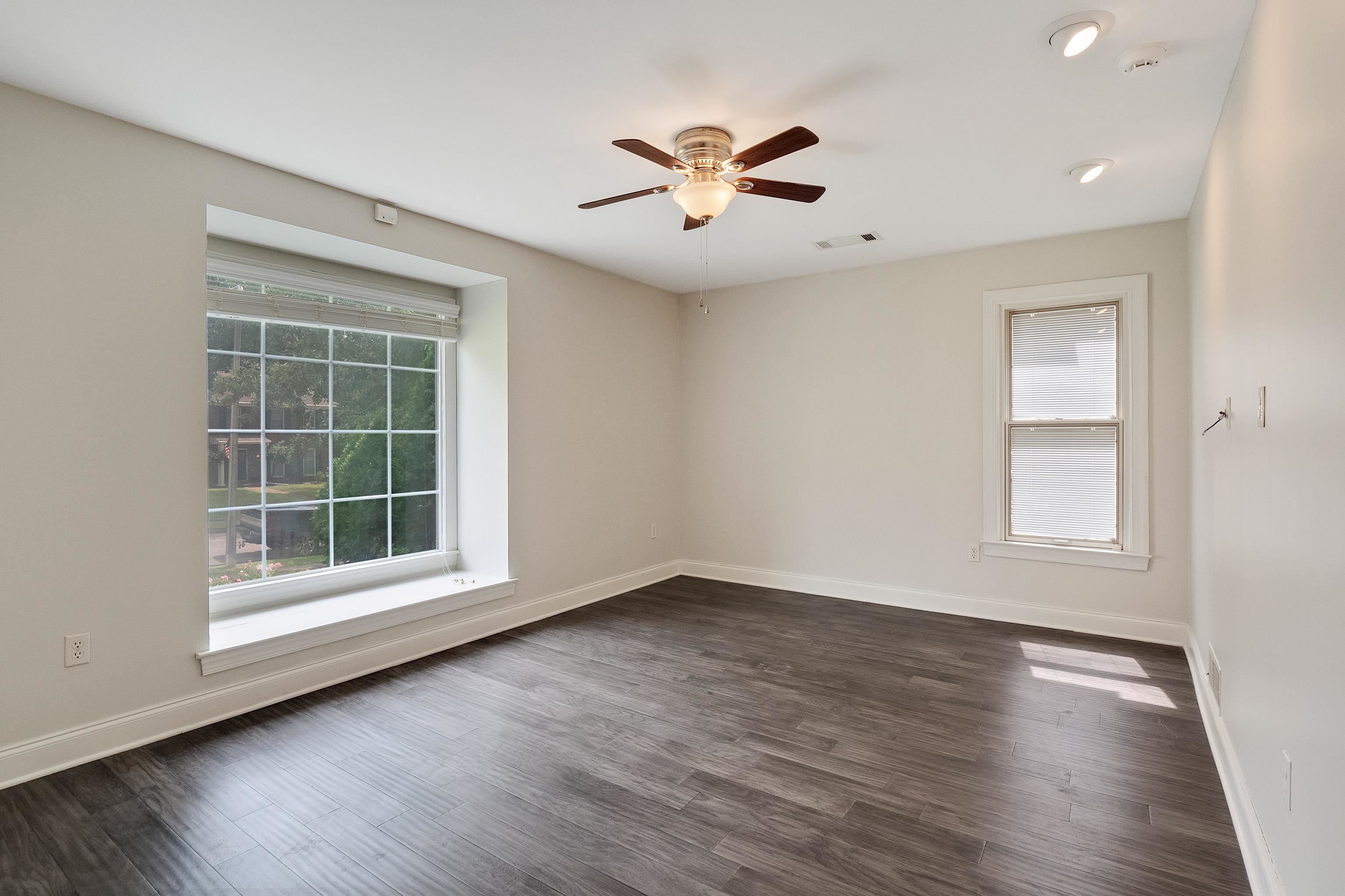 2425 DOGWOOD TRAIL DR