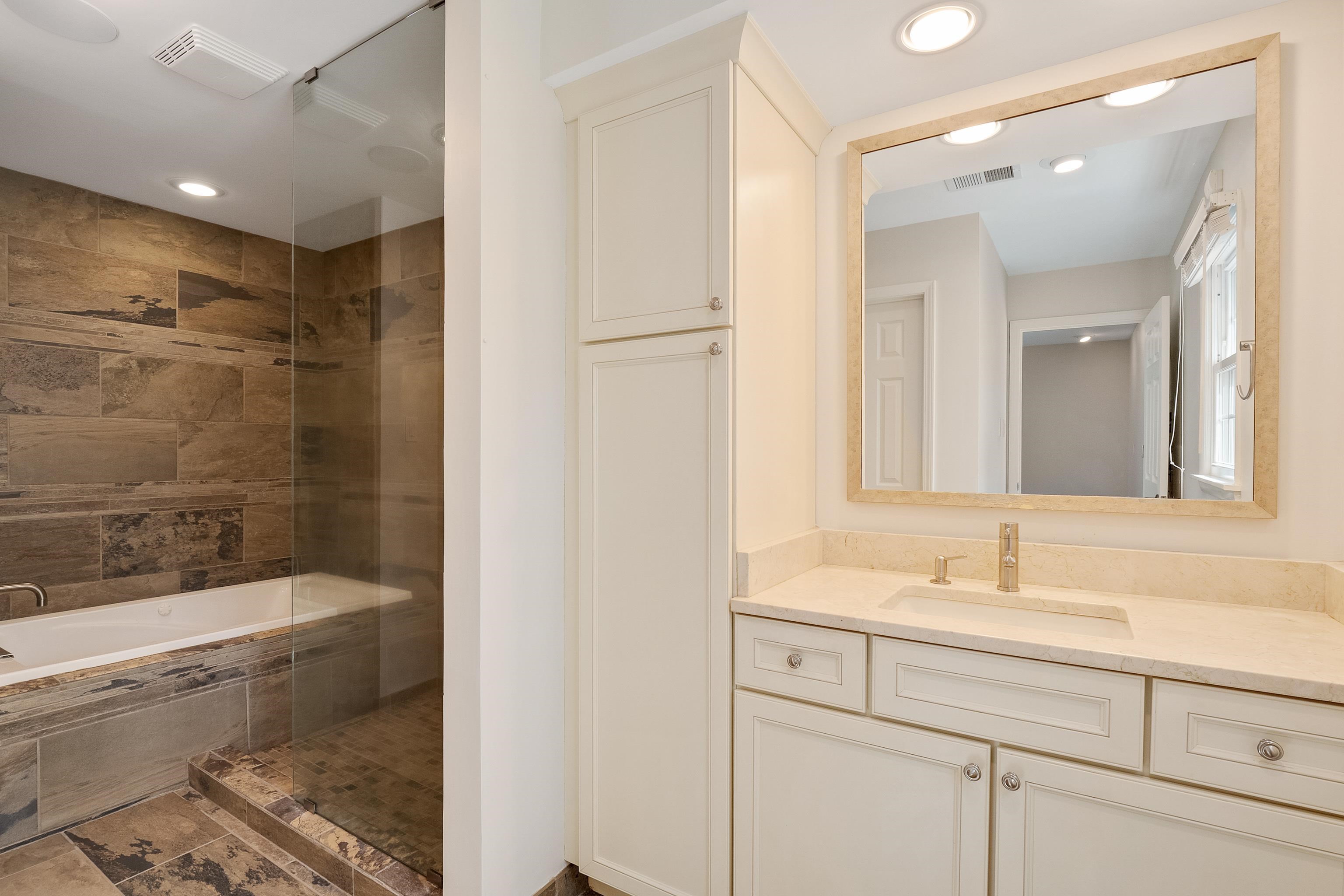 2425 DOGWOOD TRAIL DR