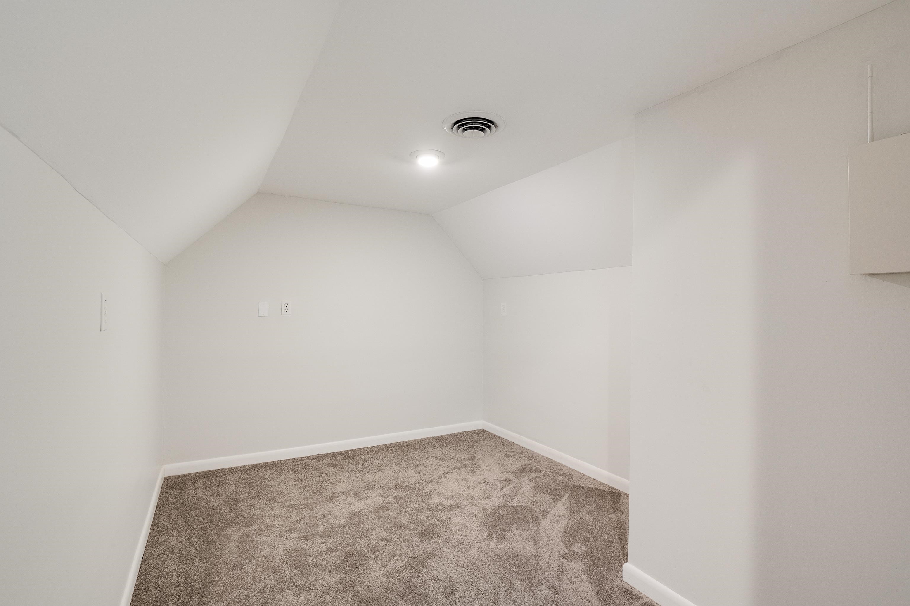 2425 DOGWOOD TRAIL DR