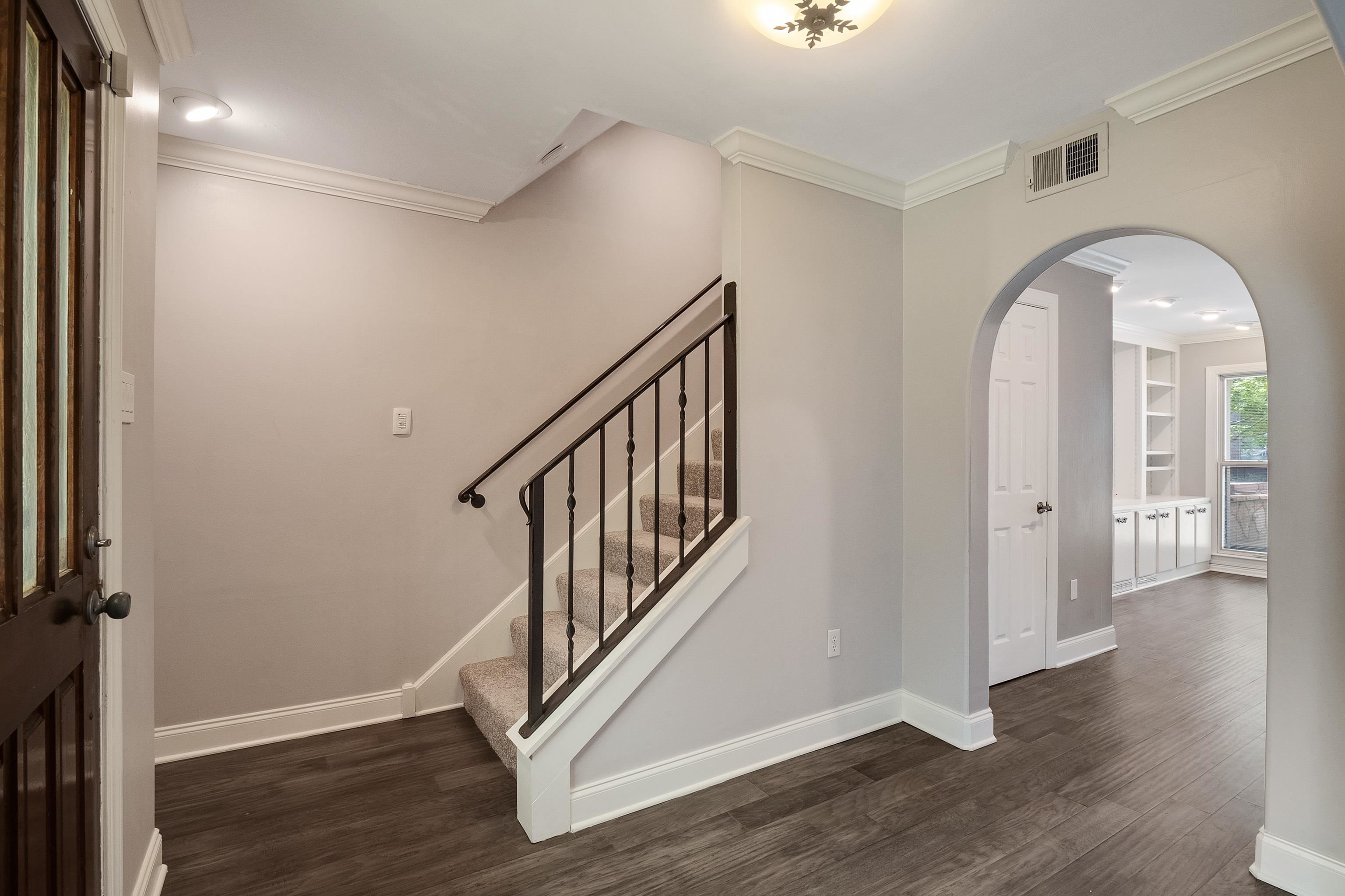 2425 DOGWOOD TRAIL DR