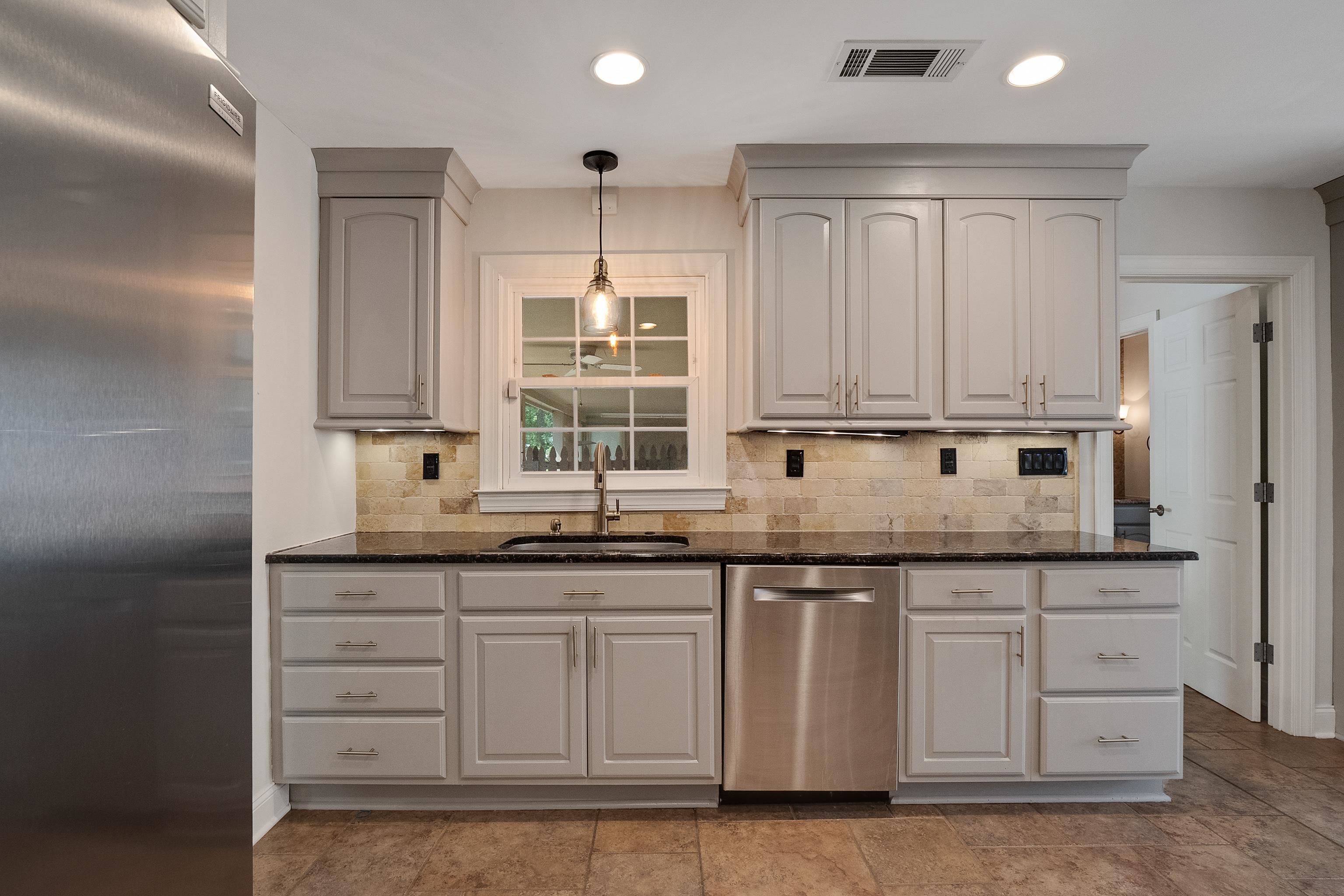 2425 DOGWOOD TRAIL DR