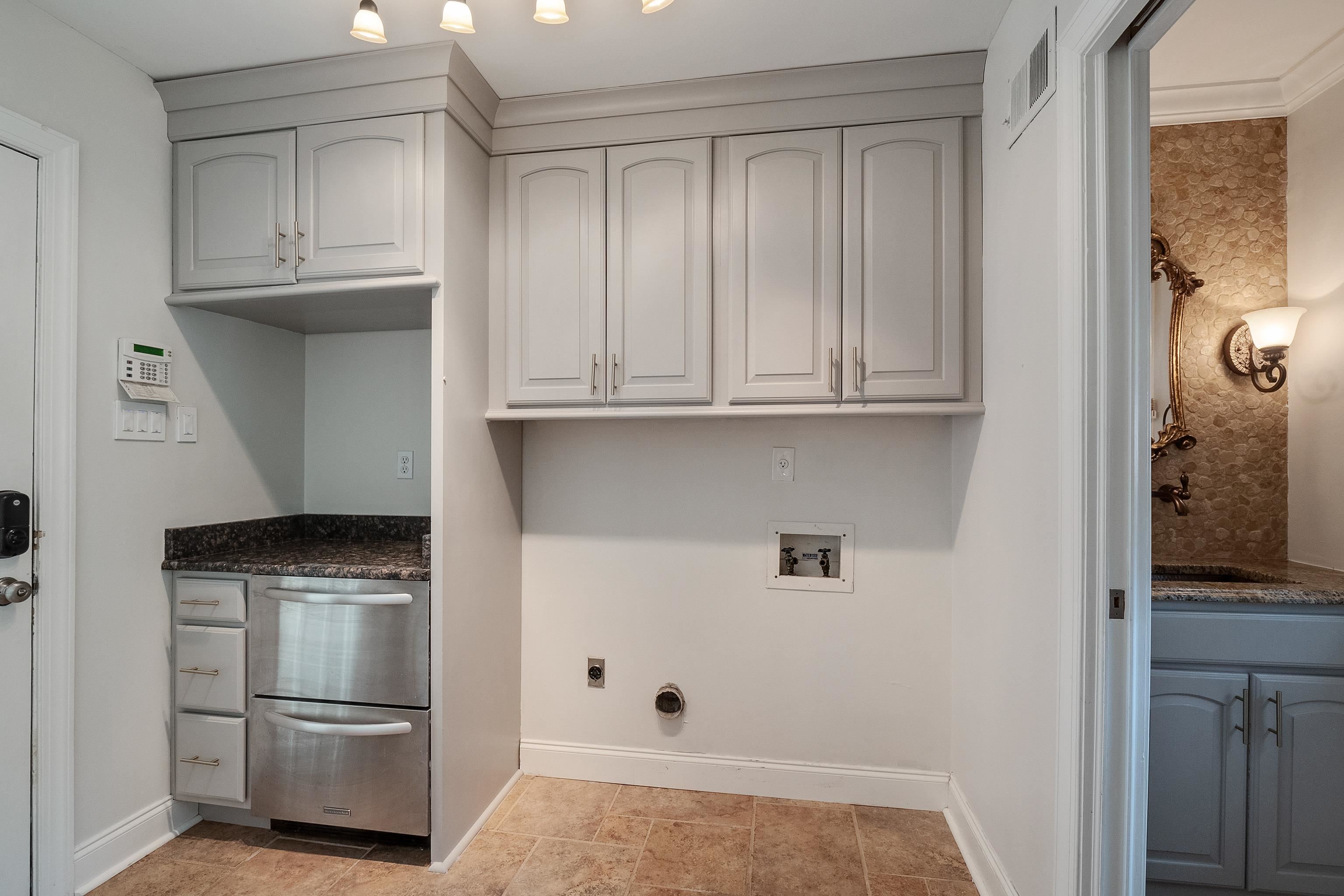 2425 DOGWOOD TRAIL DR