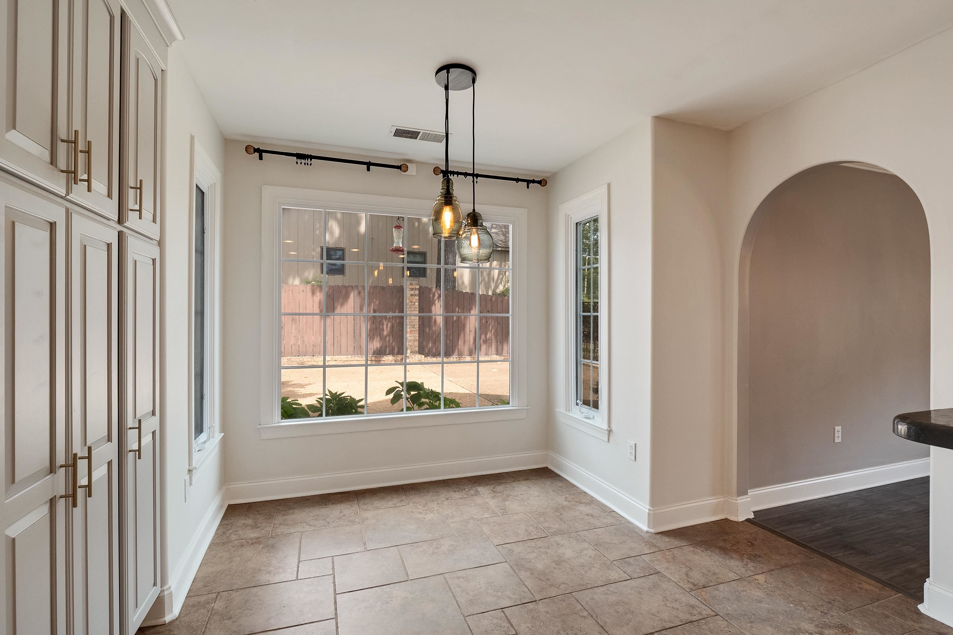 2425 DOGWOOD TRAIL DR
