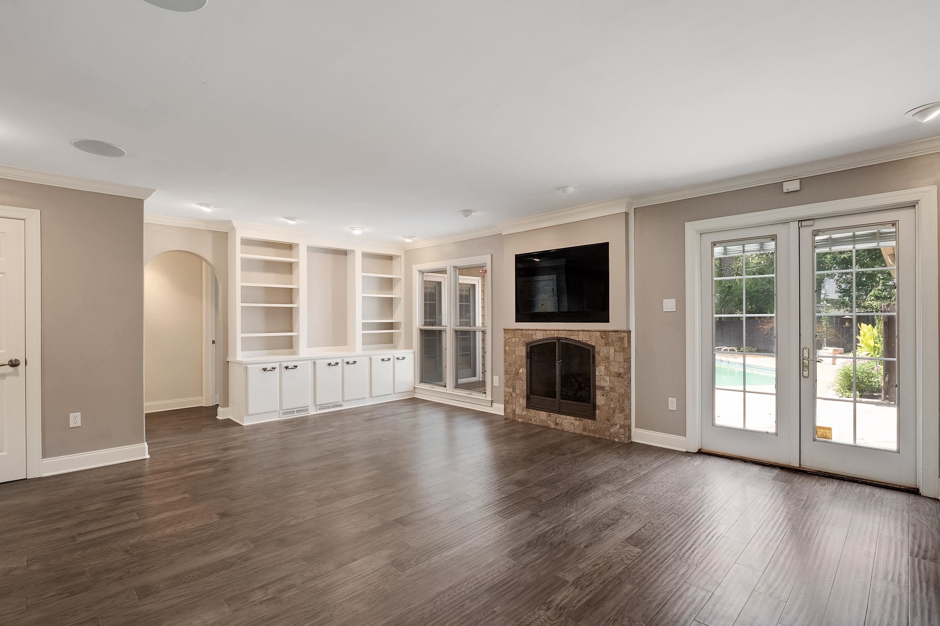 2425 DOGWOOD TRAIL DR
