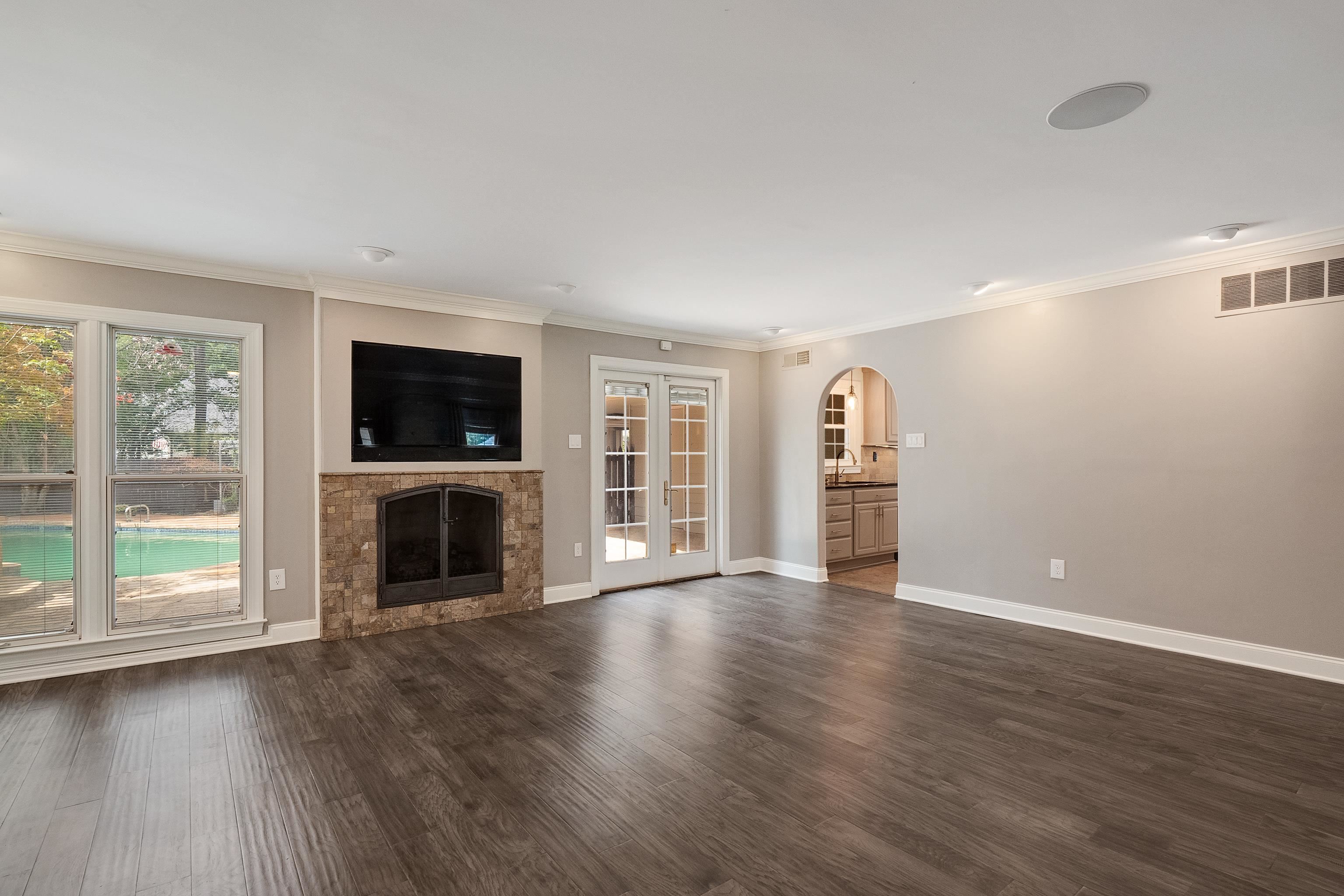 2425 DOGWOOD TRAIL DR