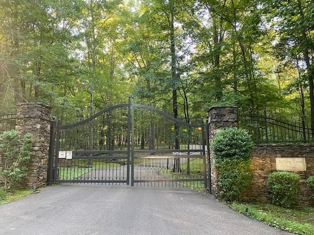 330 FALLING CREEK CV