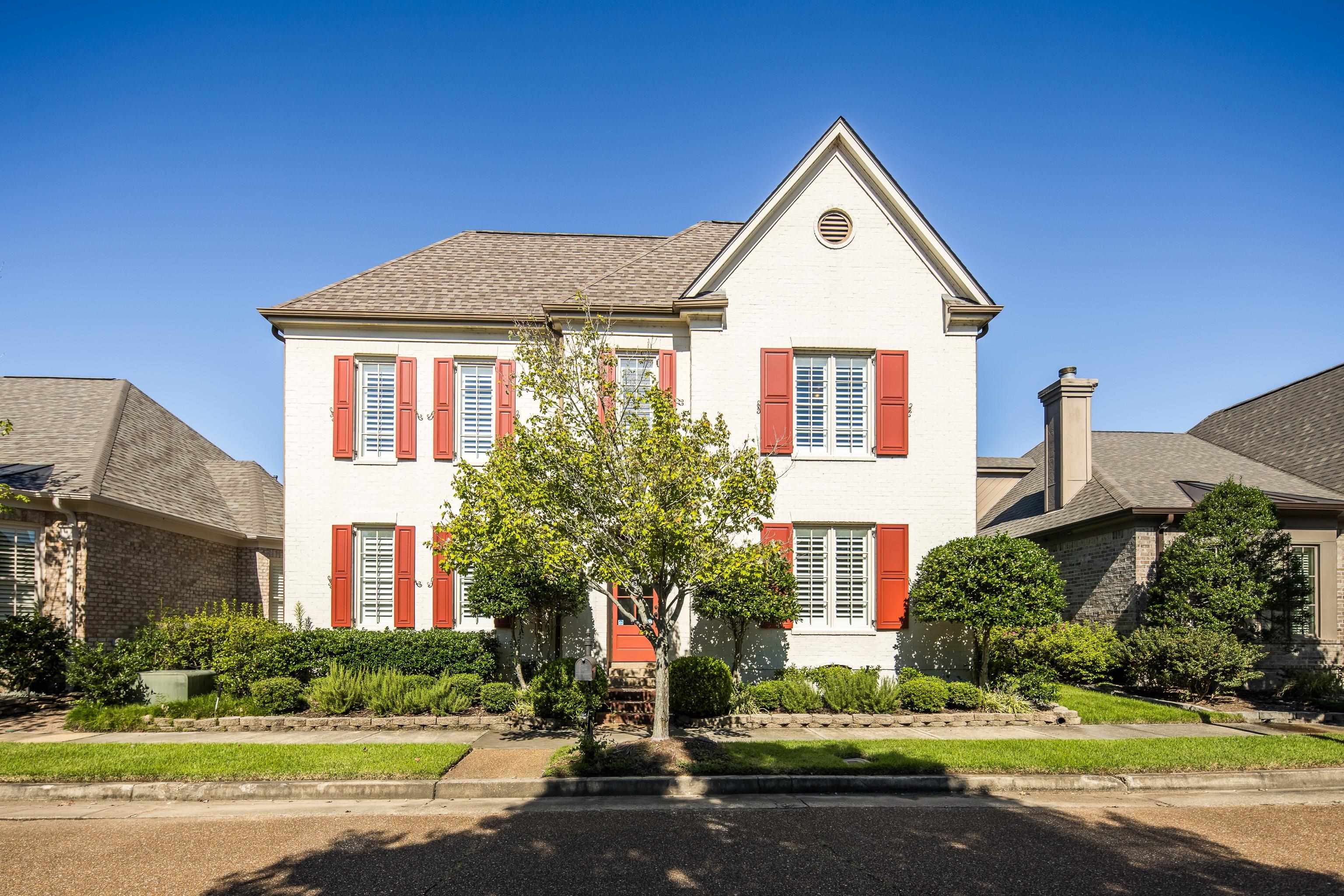 1903 E LAUREL HOLLOW LN